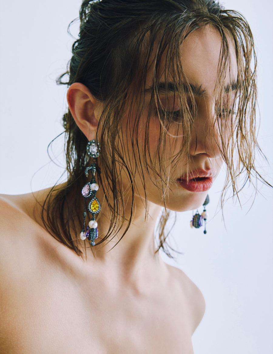 Chromatic tear drops