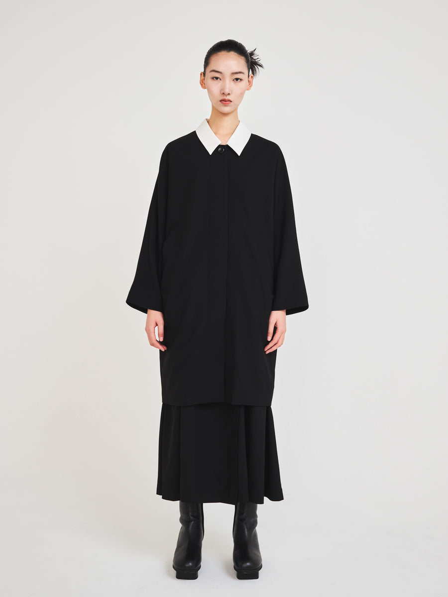 White collar long jacket